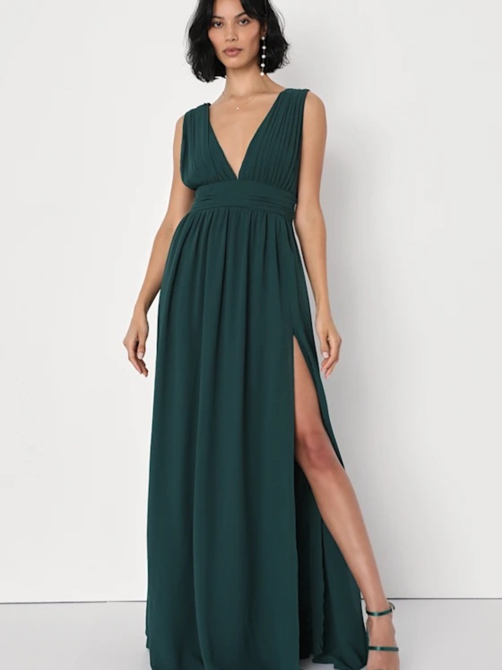Lulu's Emerald Deep V-Neck Sleeveless Maxi Dress